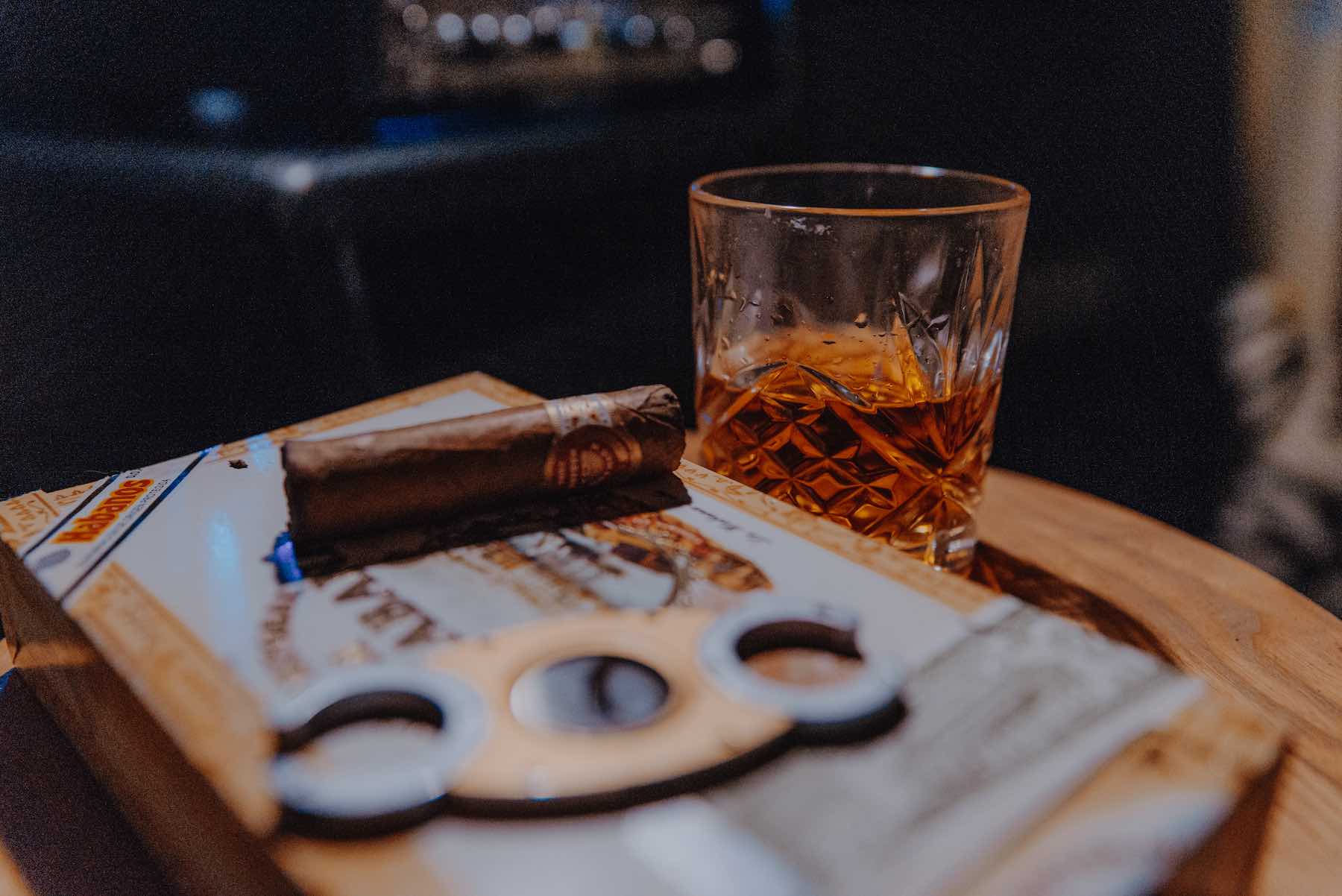 What Is The Best Whiskey To Match With Your Cigar?