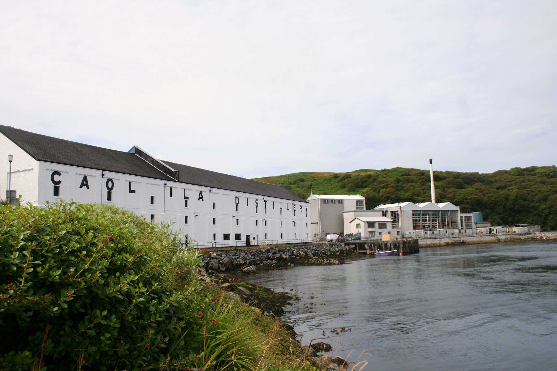 Caol Ila Distillery: The Unmistakable Gem of Islay Whisky